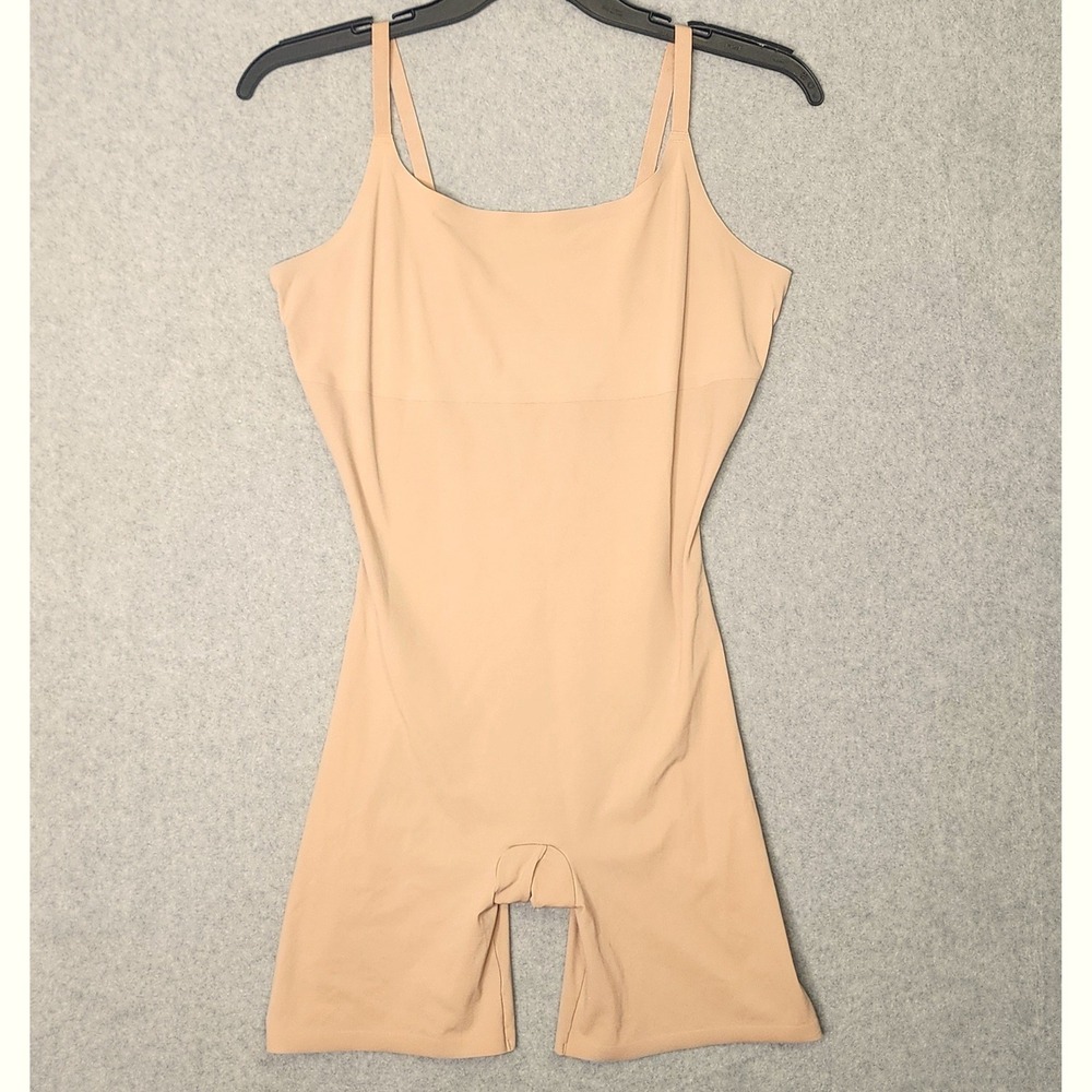Assets Red Hot Label by Spanx Bodysuit Women 1X Nude Shapewear Mid-Thigh Slimmer